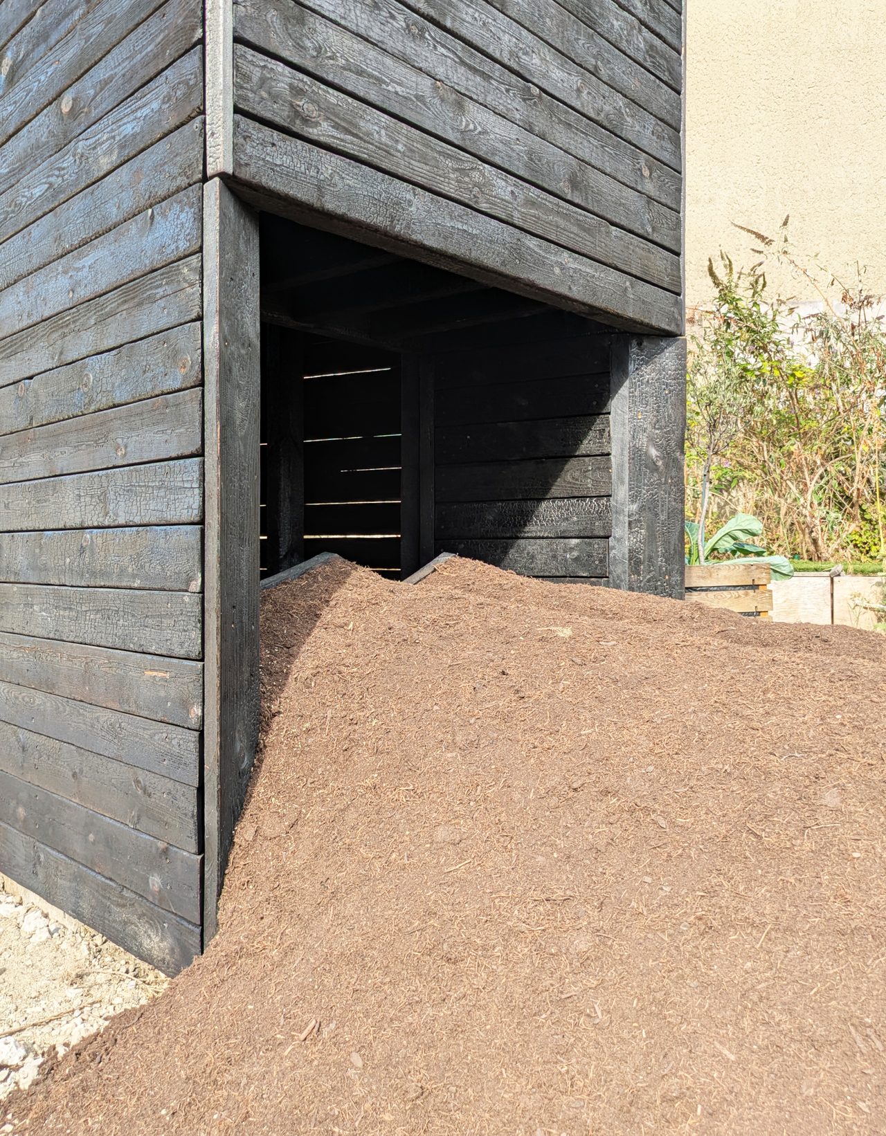 The viewport end of the chapel seen from outside